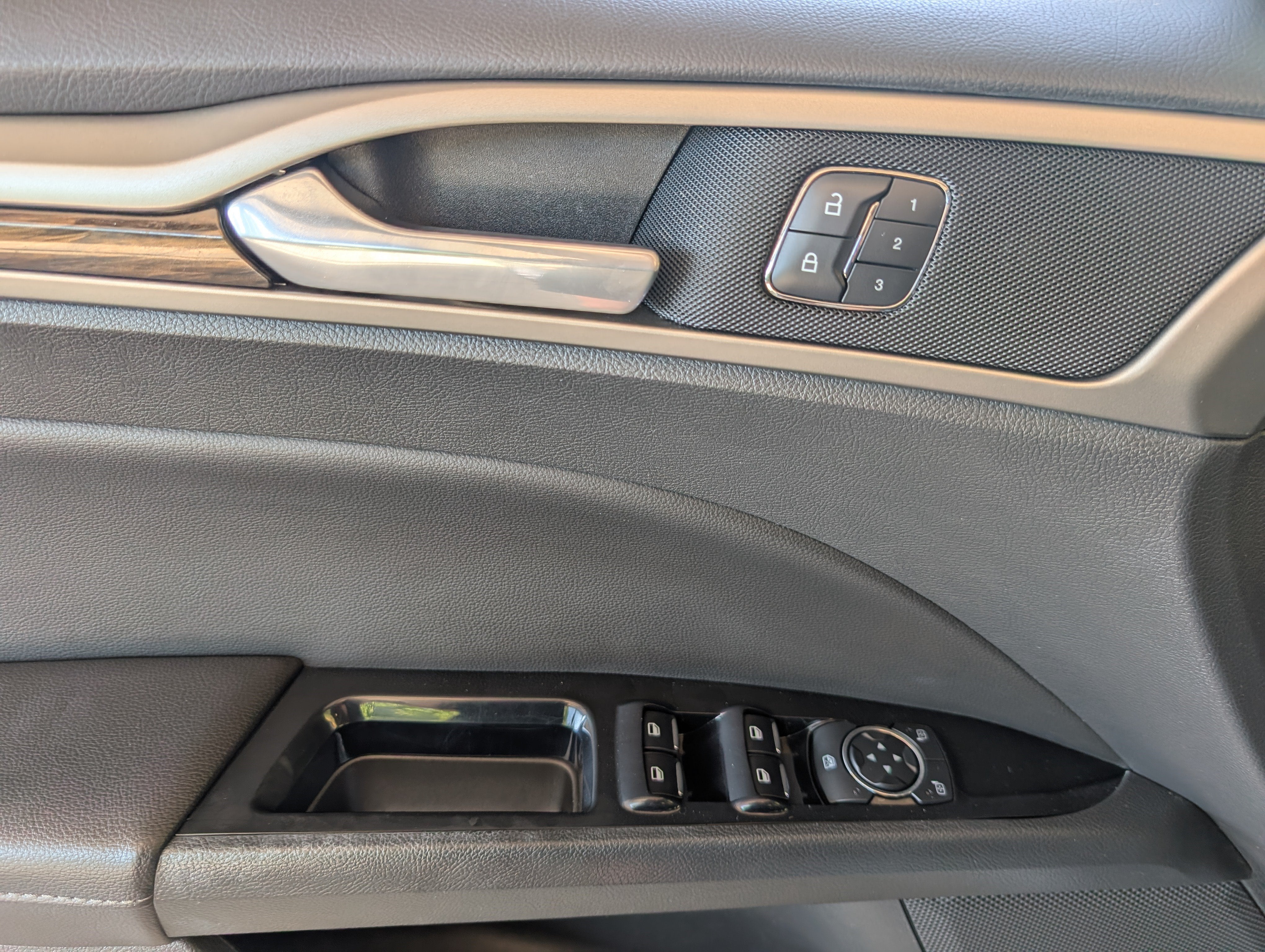 2015 Ford Fusion Energi SE Luxury