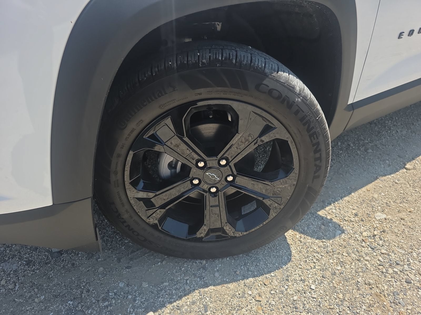 2027 Chevrolet Equinox LT - Photo 10