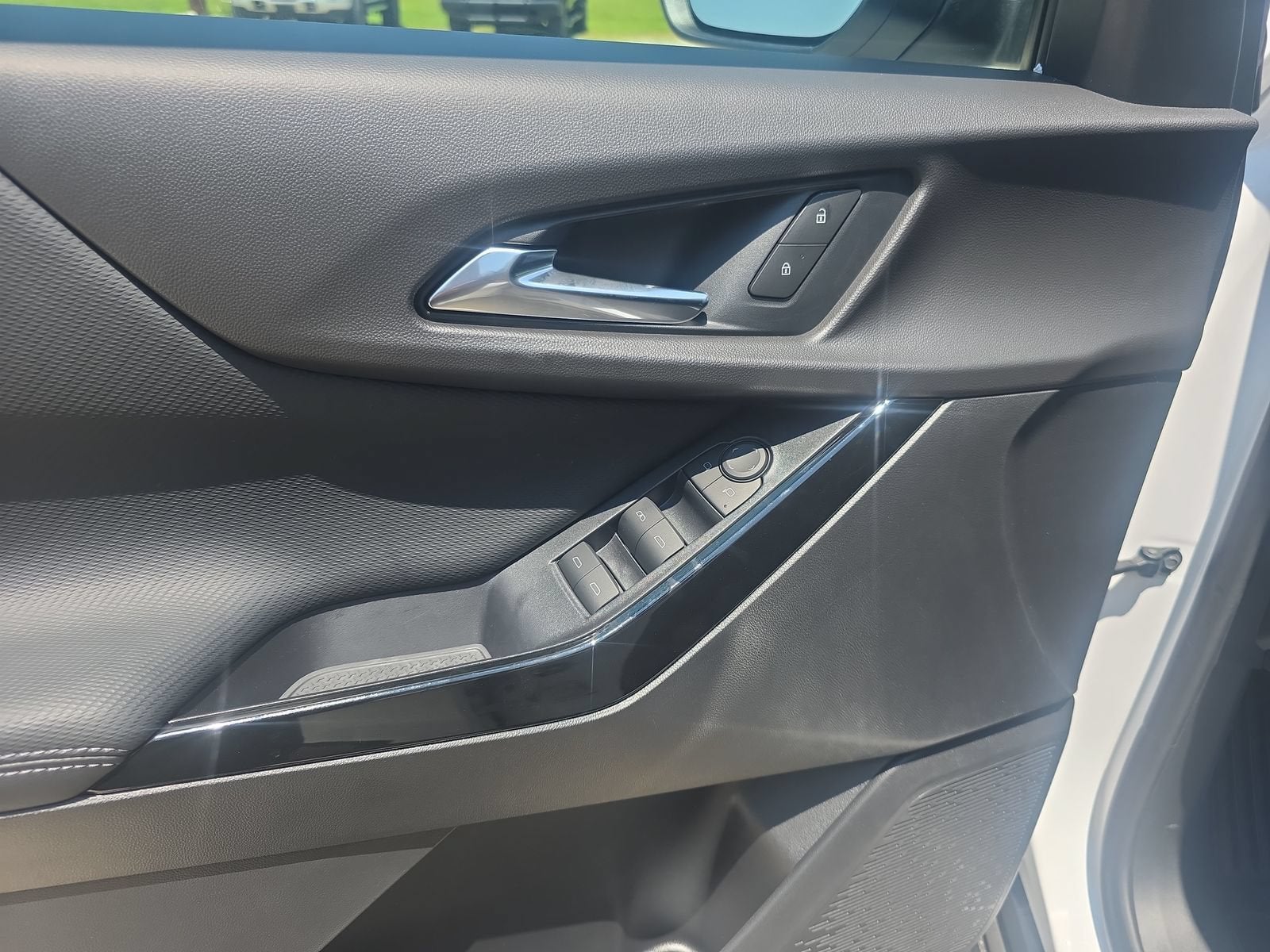 2027 Chevrolet Equinox LT - Photo 13