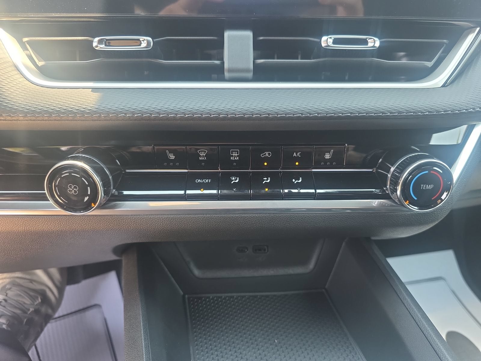 2027 Chevrolet Equinox LT - Photo 18