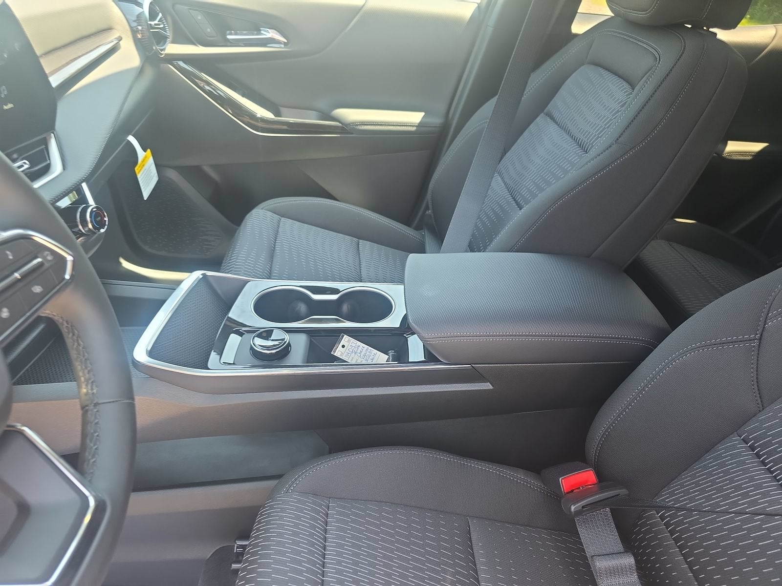 2027 Chevrolet Equinox LT - Photo 20