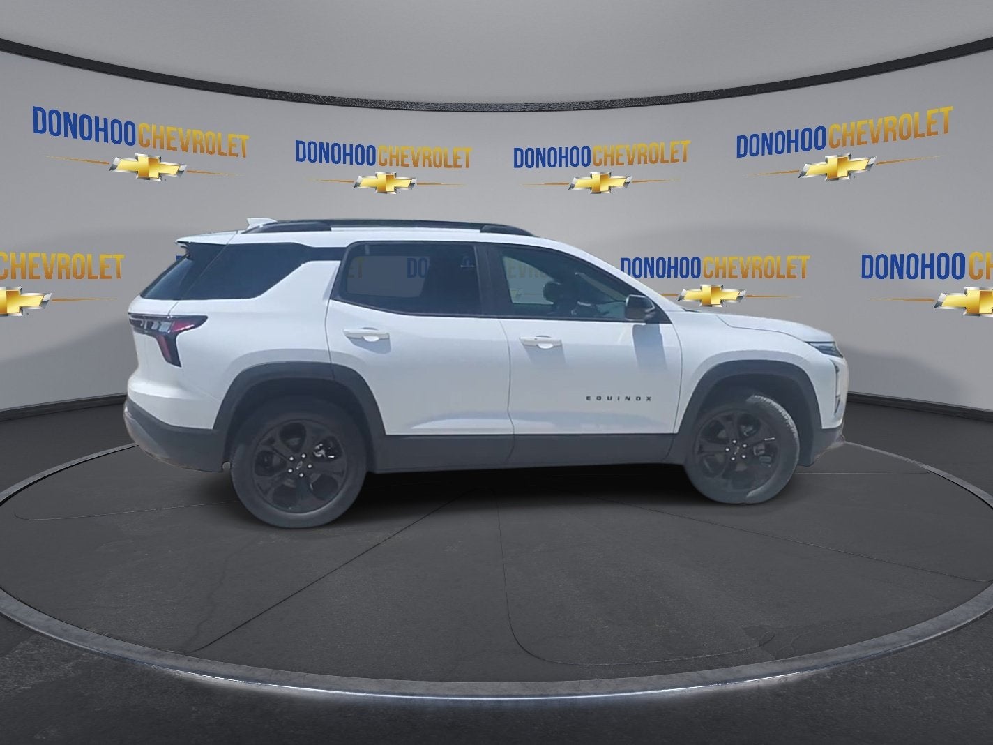 2027 Chevrolet Equinox LT - Photo 9