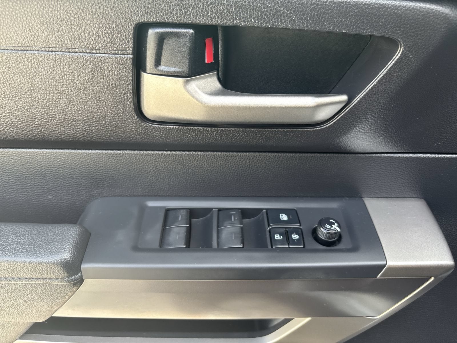 2022 Toyota Tundra 4WD SR5