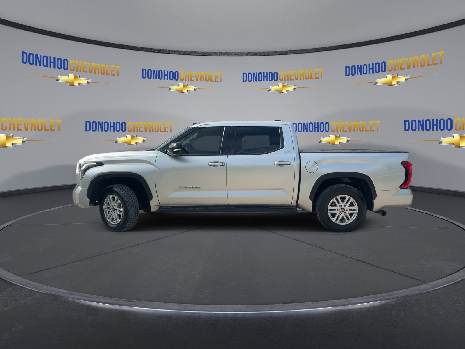 2022 Toyota Tundra 4WD SR5