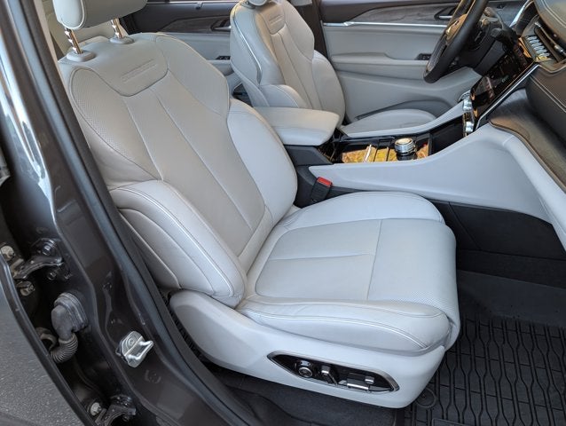 2022 Jeep Grand Cherokee Overland