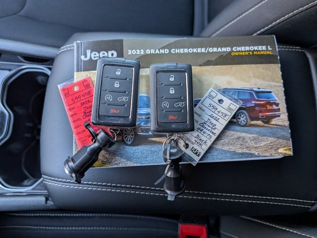 2022 Jeep Grand Cherokee L Laredo