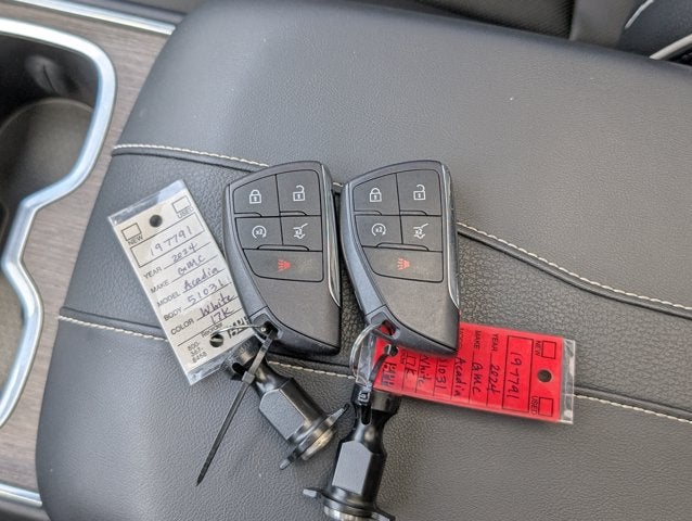 2024 GMC Acadia FWD Denali