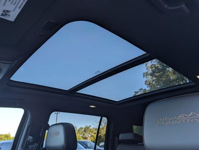 2022 Chevrolet Suburban High Country