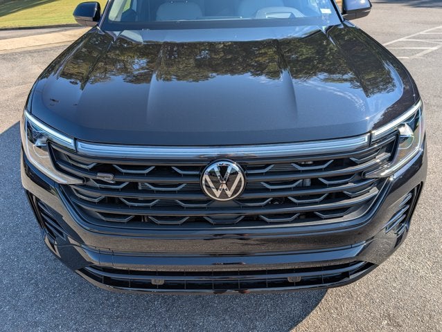 2026 Volkswagen Atlas Cross Sport 2.0T SEL R-Line Black