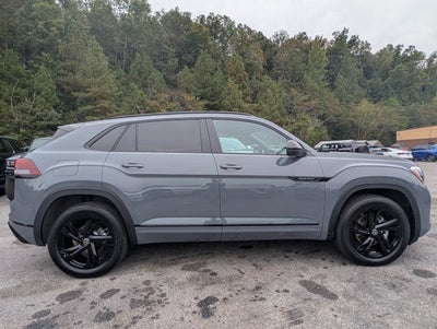 2026 Volkswagen Atlas Cross Sport 2.0T SEL R-Line Black