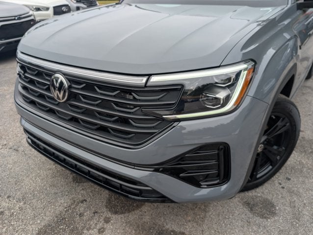 2026 Volkswagen Atlas Cross Sport 2.0T SEL R-Line Black