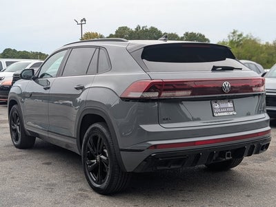 2026 Volkswagen Atlas Cross Sport 2.0T SEL R-Line Black