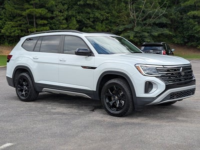 2024 Volkswagen Atlas 2.0T Peak Edition SE w/Technology
