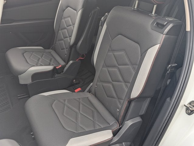 2024 Volkswagen Atlas 2.0T Peak Edition SE w/Technology