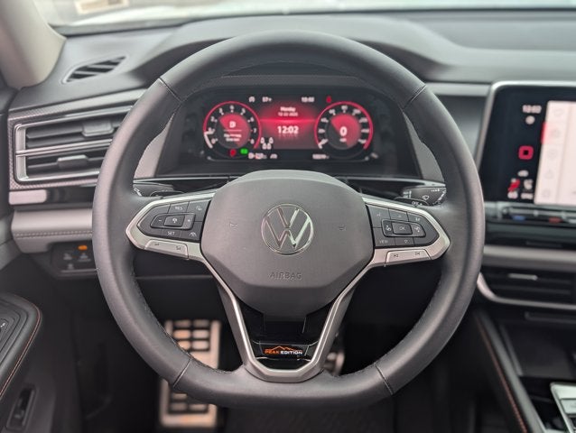 2024 Volkswagen Atlas 2.0T Peak Edition SE w/Technology