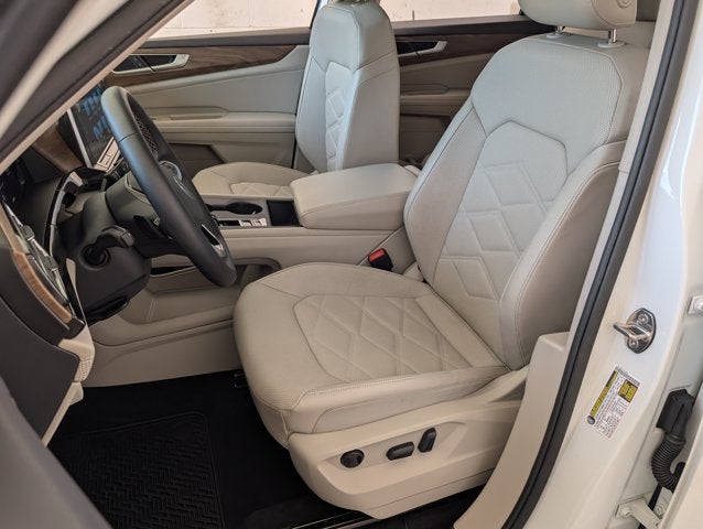 2025 Volkswagen Atlas 2.0T SE