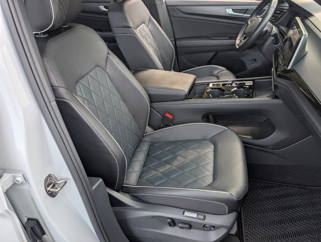 2025 Volkswagen Atlas Cross Sport 2.0T SEL Premium R-Line