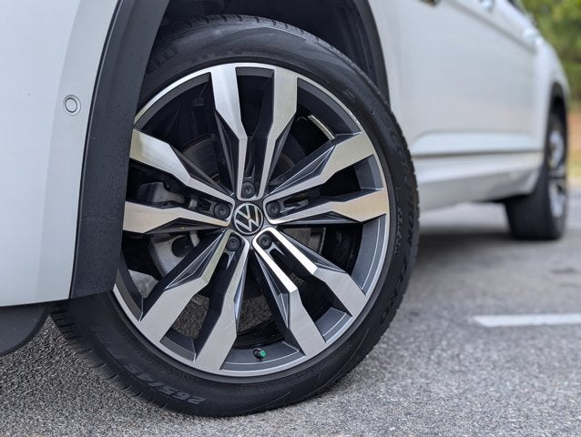 2023 Volkswagen Atlas Cross Sport 3.6L V6 SEL Premium R-Line