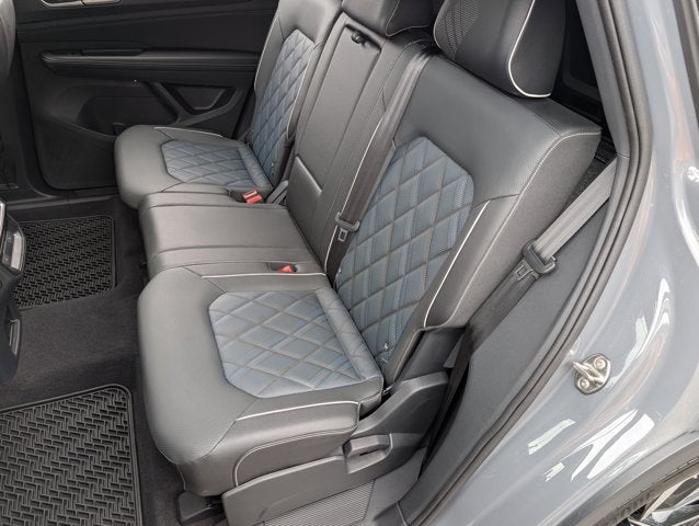 2025 Volkswagen Atlas Cross Sport 2.0T SEL Premium R-Line