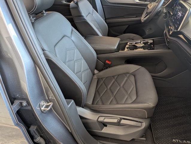 2024 Volkswagen Atlas Cross Sport 2.0T SE w/Technology