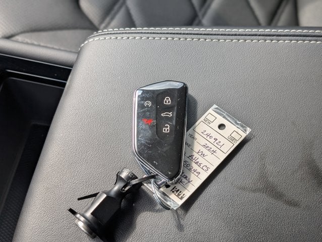 2024 Volkswagen Atlas Cross Sport 2.0T SE w/Technology