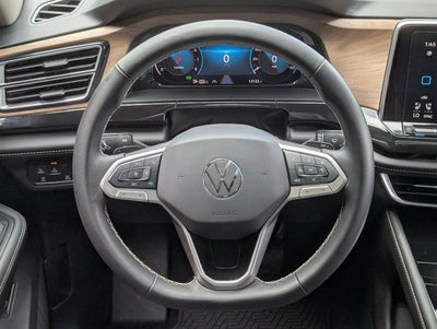 2025 Volkswagen Atlas 2.0T SE w/Technology