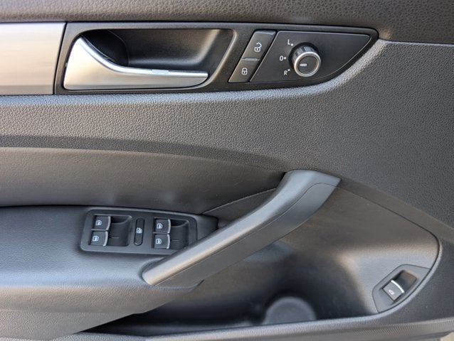 2014 Volkswagen Passat S