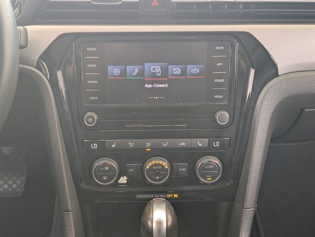 2022 Volkswagen Passat 2.0T SE
