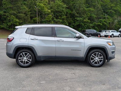 2020 Jeep Compass Latitude w/Sun/Wheel Pkg
