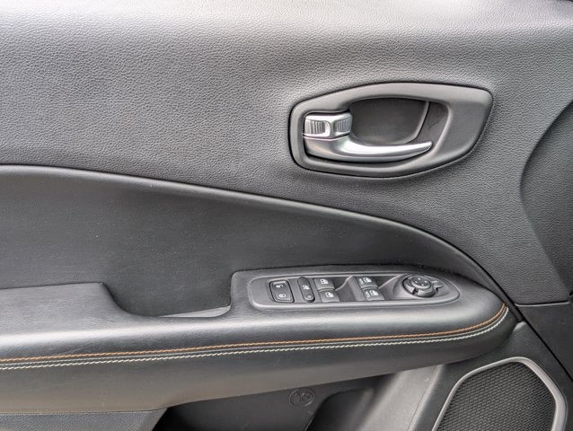 2020 Jeep Compass Latitude w/Sun/Wheel Pkg
