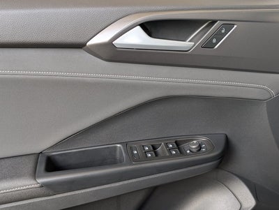 2025 Volkswagen Taos SE Black