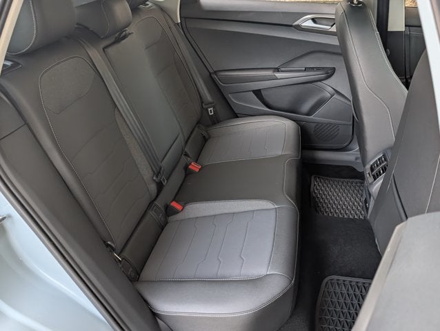 2025 Volkswagen Taos SE Black