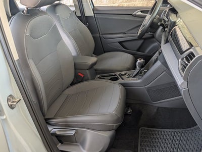 2025 Volkswagen Taos SE Black