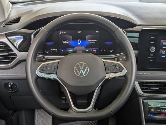 2025 Volkswagen Taos SE Black