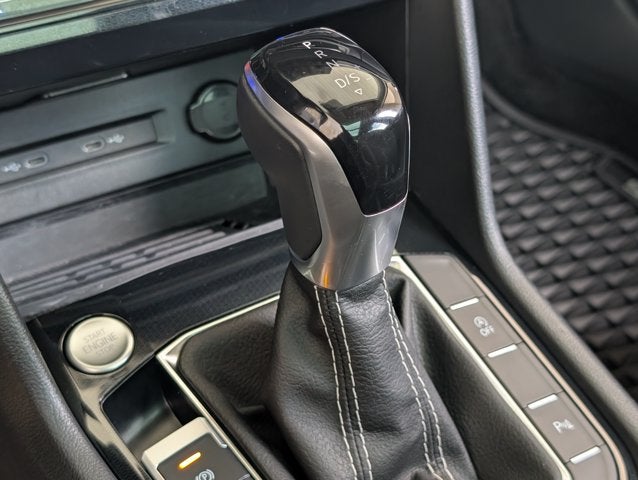 2025 Volkswagen Taos SE Black
