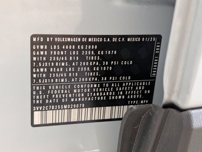 2025 Volkswagen Taos SE Black