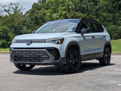 2025 Volkswagen Taos SE Black