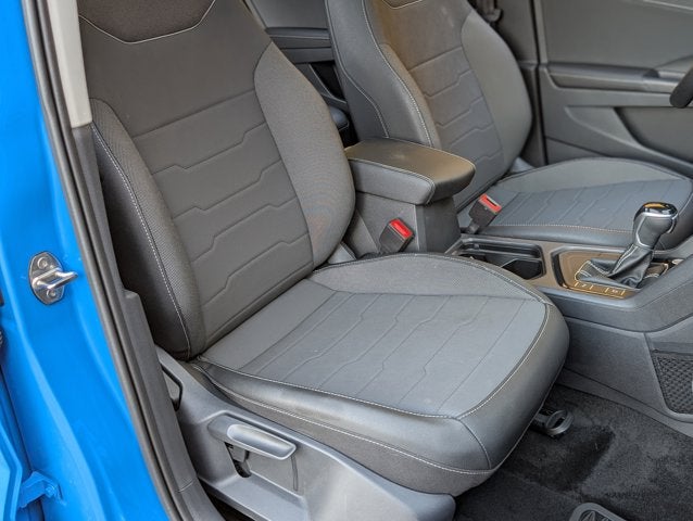 2025 Volkswagen Taos SE Black