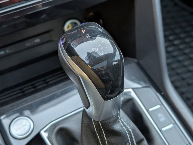 2025 Volkswagen Taos SE Black