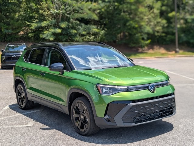 2025 Volkswagen Taos SE Black
