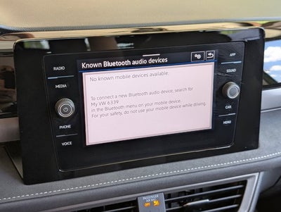 2025 Volkswagen Taos SE Black