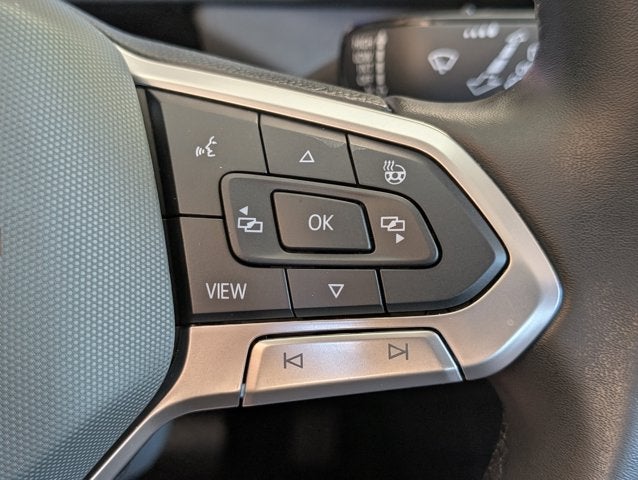 2025 Volkswagen Taos SE Black