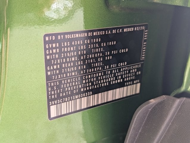 2025 Volkswagen Taos SE Black