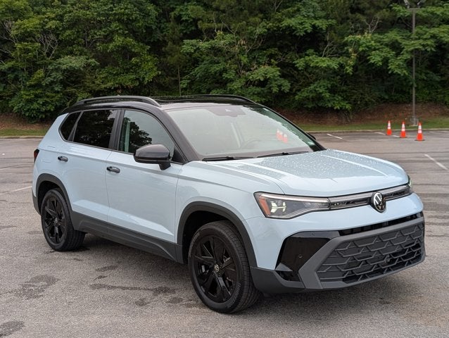 2025 Volkswagen Taos SE Black