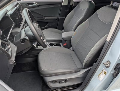 2025 Volkswagen Taos SE Black