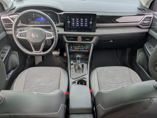 2025 Volkswagen Taos SE Black