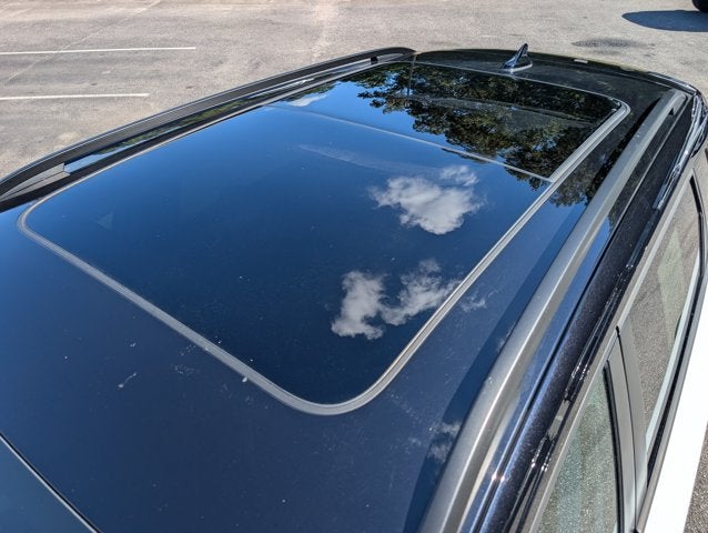 2025 Volkswagen Taos SE Black