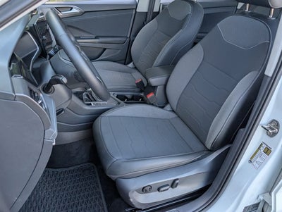 2025 Volkswagen Taos SE Black