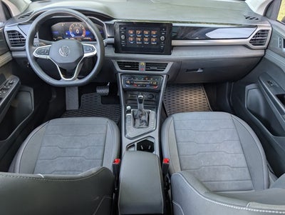 2025 Volkswagen Taos SE Black