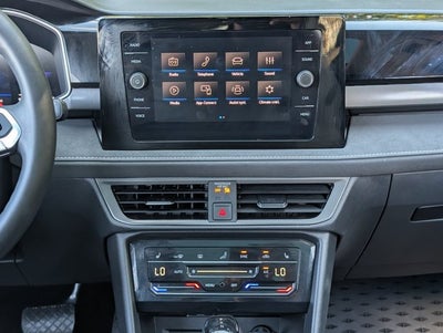 2025 Volkswagen Taos SE Black
